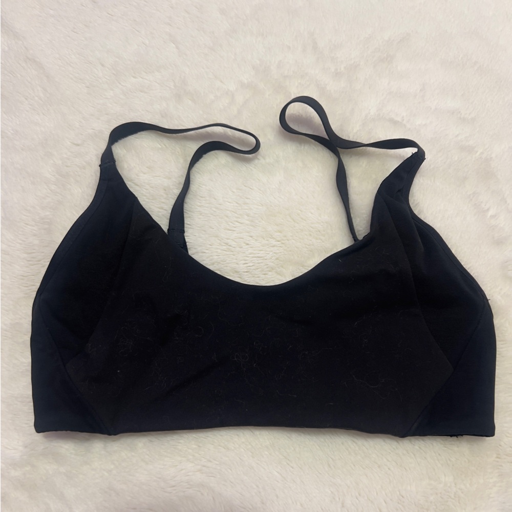 Black lululemon sports bra